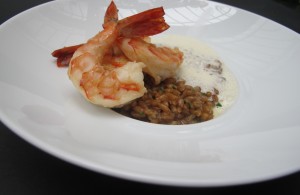Crevettes poellées au whisky, risotto au sarazin, crème de parmesan